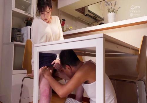 Bố già muốn được khám phá cái bướm nàng dâu xinh