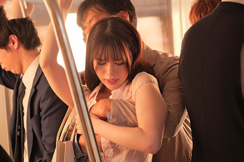 Cảm giác thích của khi bị quấy rối tình dục của cô nàng sinh viên nhút nhát