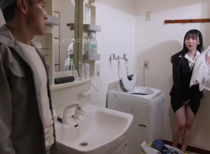 Qua nhà sếp tổng sửa dùm cái máy giặt thì thấy con gái ông ấy ngon quá